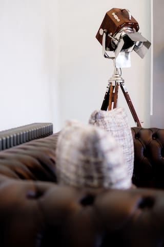 Central Luxury Townhouse *HEART OF STOCKBRIDGE* gallery image 4