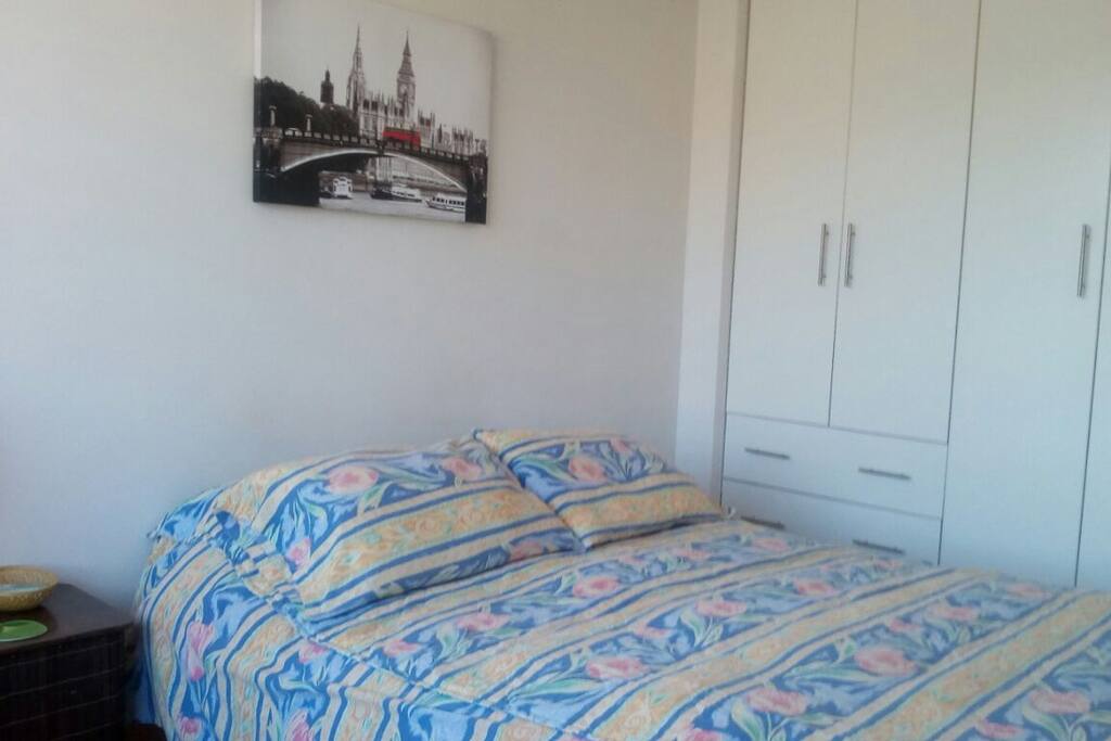 Habitación Matrimonial (cuenta con roperos empotrados)