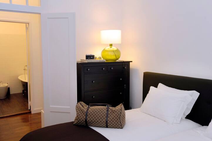 Sé Vintage Apartment. gallery image 5