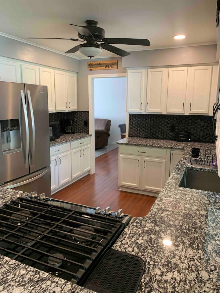 4 bedroom 2.5 bath home, quiet neighborhood