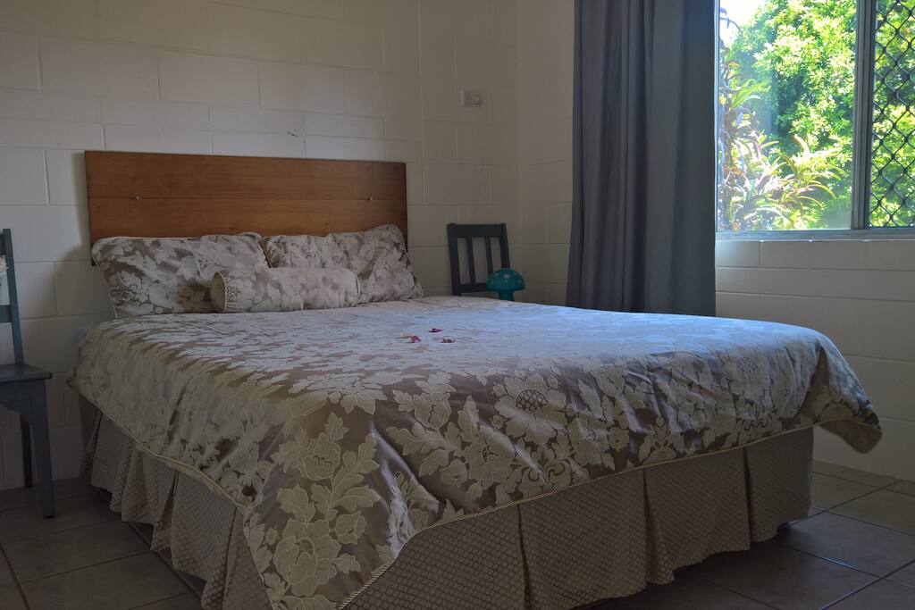 The Bogonia Suite. Queen room overlooking Gardens
