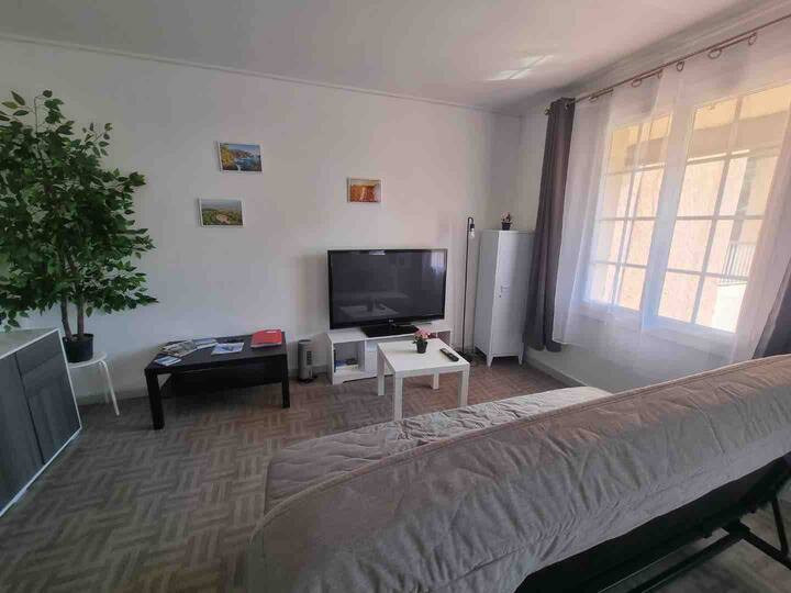 Bel Appartement Avec Balcon Et Place Parking Privé - Le Beausset