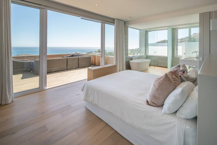 Villa Lula, The Meadows, Camps Bay gallery image 4