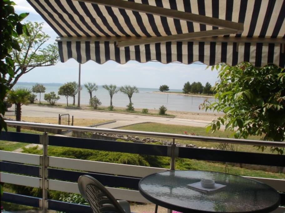 sea view (house and surroundings)