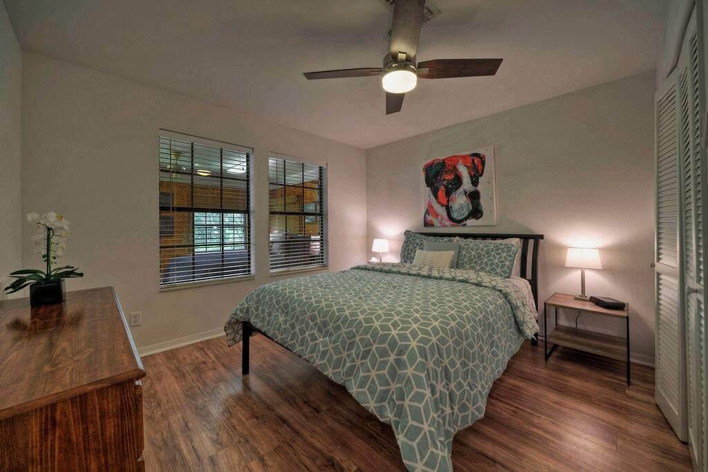 Bedroom #3 with queen bed