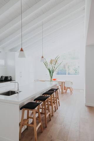 Heavenly Hampton’s Beach House gallery image 3