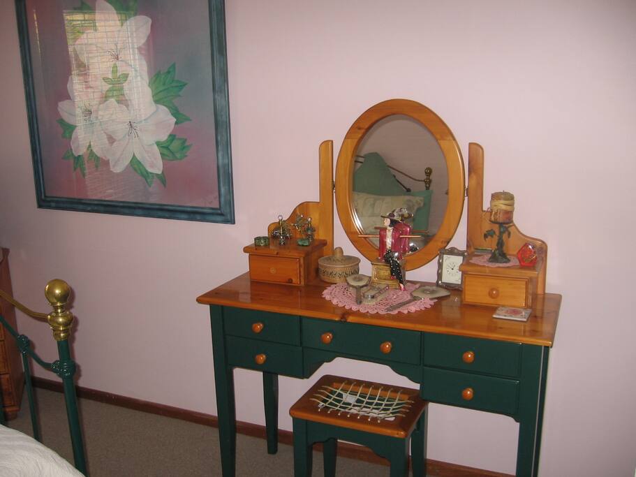 Queen Bedroom dressing table