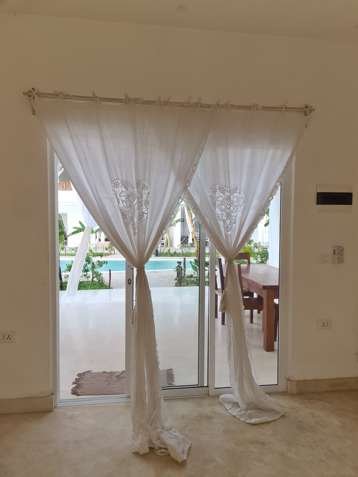 Sebule ya ndani iliyo na bwawa 