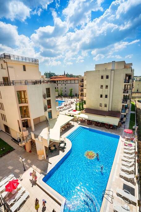 Whole Hotel with swimming pool