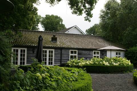 “De Cottage” on the Paltzerhoeve in Soestduinen.