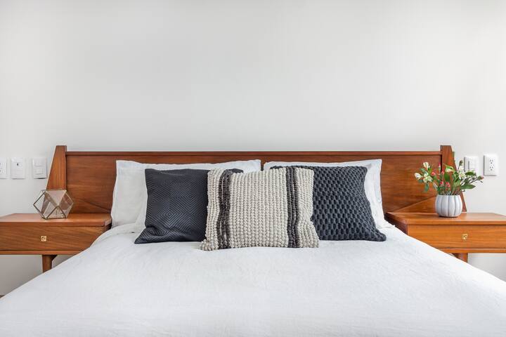 Bright New-Build Apartment W/high Speed Internet at Condesa gallery image 4