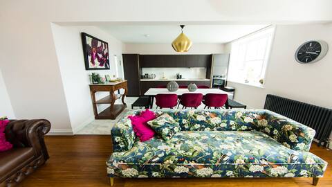Rounton Villa by Perfect Home