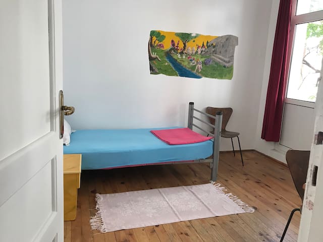 Single room in middle of taksim City