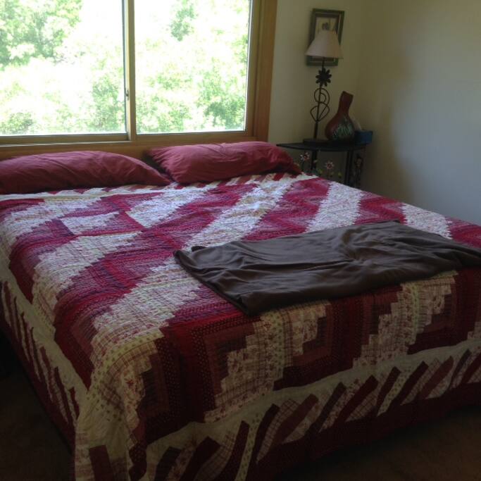 Posturepedic king size bed