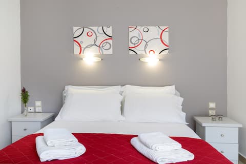 John Akroyiali Room1