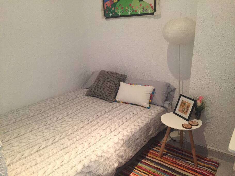 Guest bed