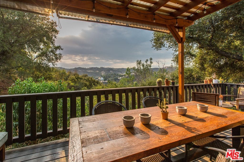 Gorgeous deck with gorgeous view!
