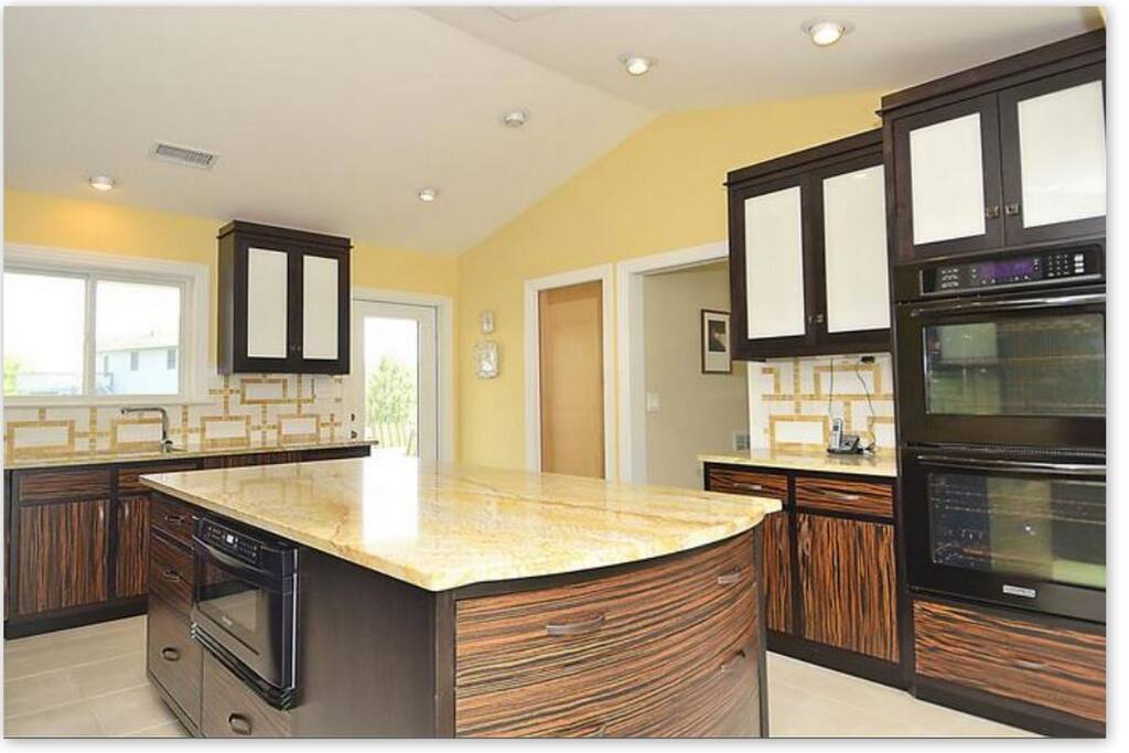Gourmet Kitchen (2), Top Level