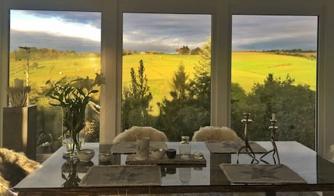 Successful Airbnb property: Relax by the forest – panoramic view & time out in Rheingau Taunus Kreis