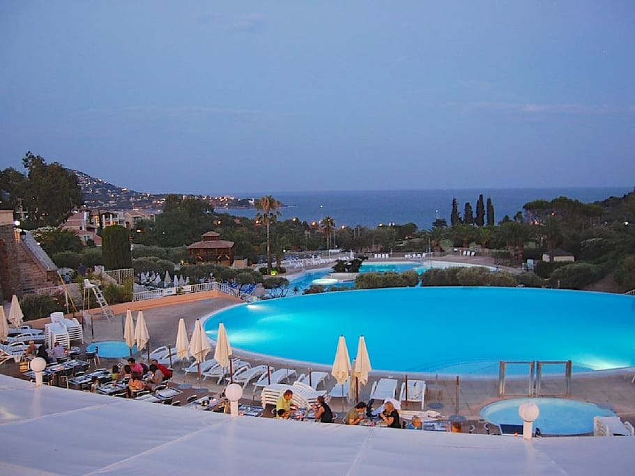 Piscine chauffée Avril à fin octobre
