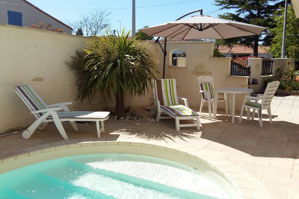 Espace extérieur avec piscine