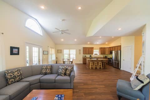 Built in 2007 - 4BR/3BA Kentucky-Barkley Lakeview