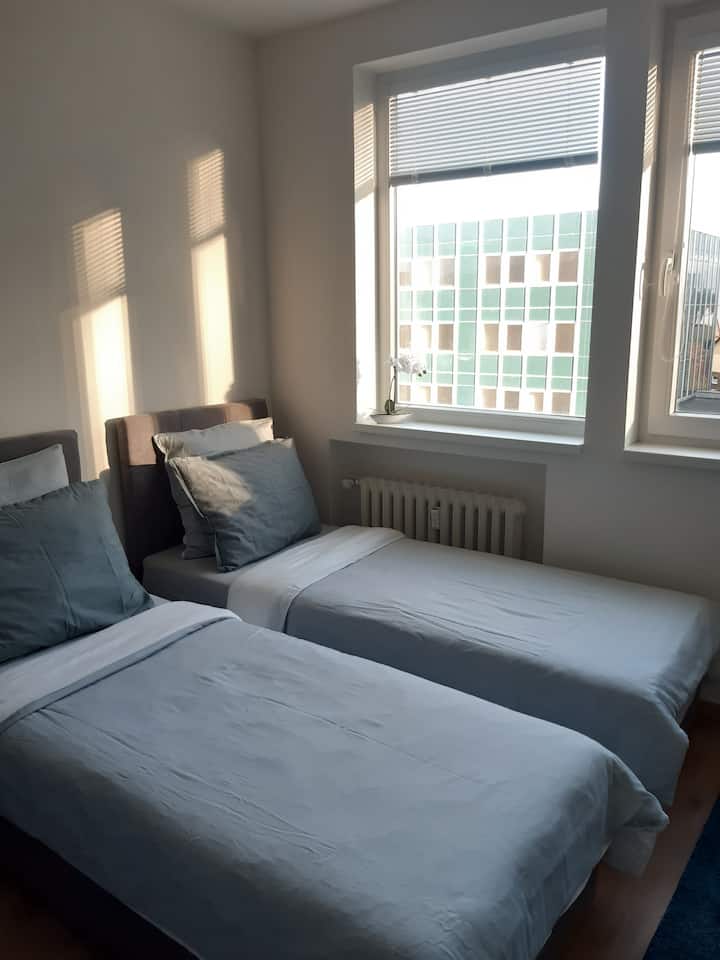 two single beds (80x200 each)
