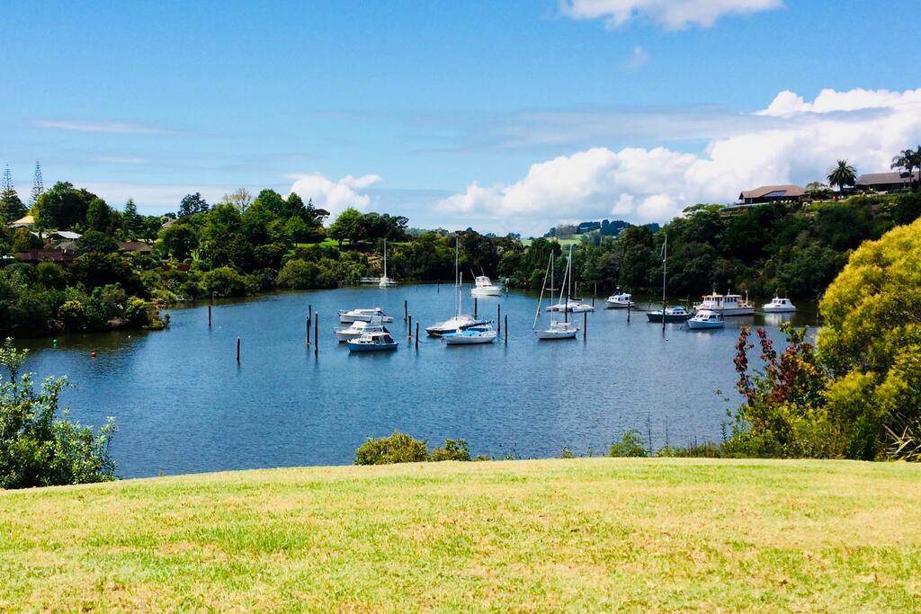 Tideside - overlooking the beautiful Waipapa Inlet