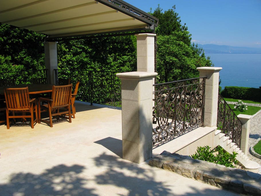Terrace with seaview and park