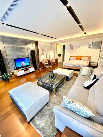 火車站/捷運站旁/場地租借拍攝/台北101百貨/饒河街觀光夜市/西門町步行街/信義區夜店/南港展覽館 gallery image 4