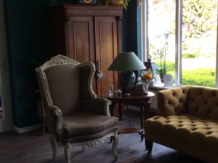 Entree en huiskamer b&b.