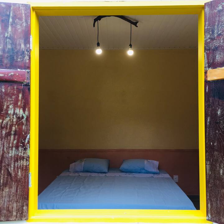 俯瞰这间舒适的房间！