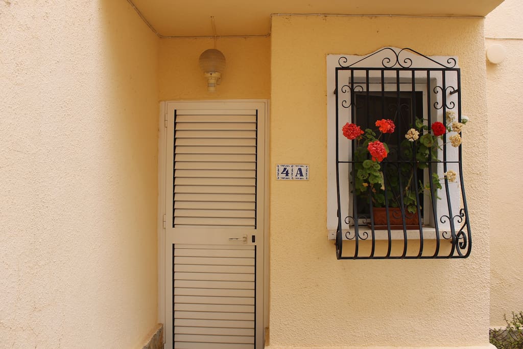 PUERTA PRINCIPAL