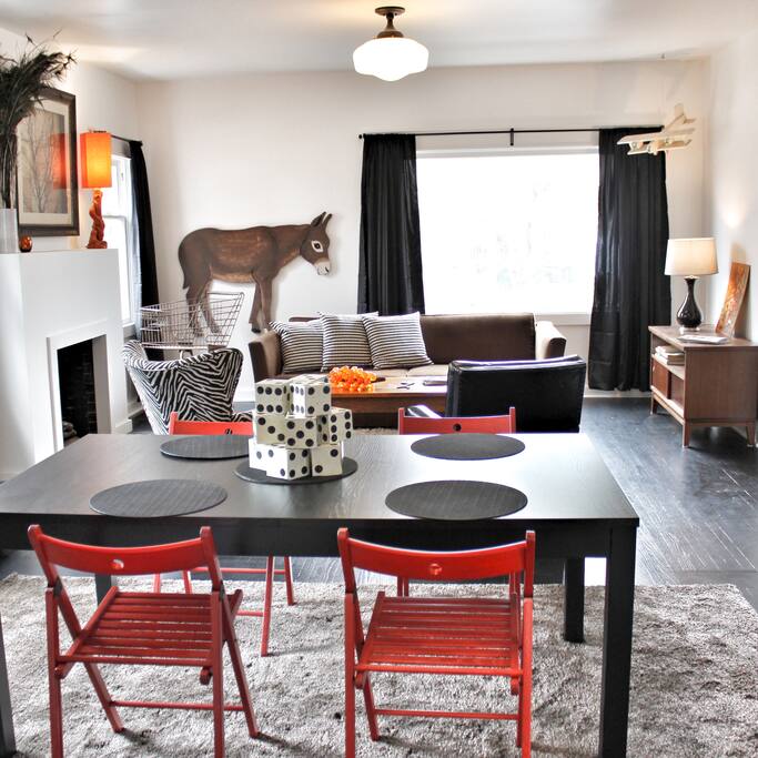 Park-Sumner House;
dining / living