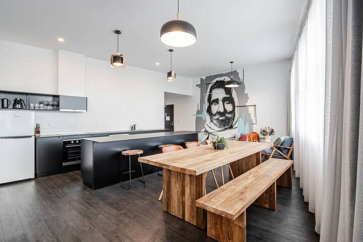 Change Overnight – World Changer – Penthouse gallery image 2