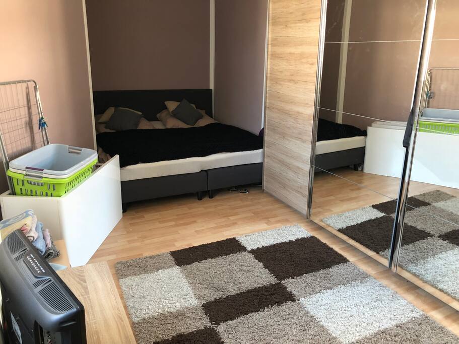 Schlafzimmer unten