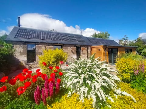 Adorable 2 Bedroom Eco-Friendly Character 
Cottage