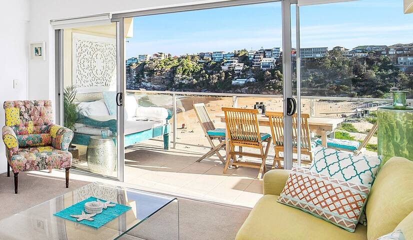 Beach Front Bliss! 2 bed 2 bath 2 living & Garage gallery image 5