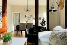 Abode à la Mode / Centrally Located 2BR/1BA Home