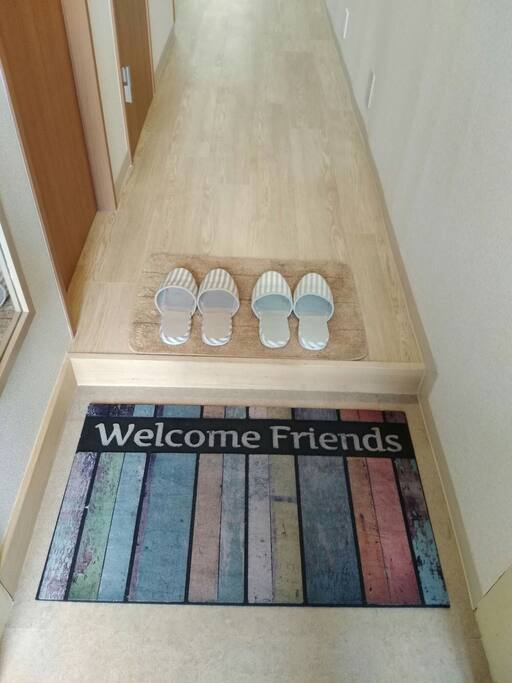 Welcome 歡迎光臨 いらっしゃいません