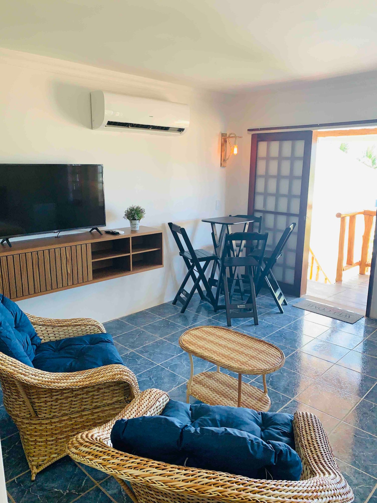 Top Airbnb: Beachfront suite with feet in the sand in Japaratinga