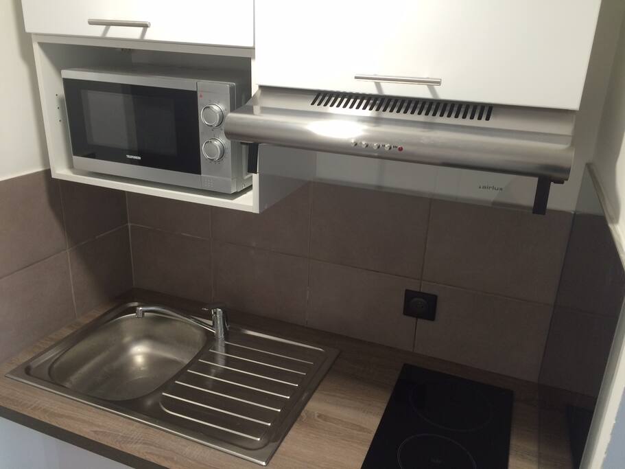 Cuisine neuve avec micro-onde
