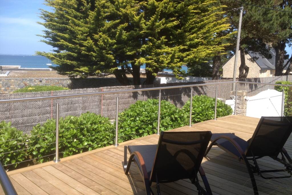 vue depuis la terrasse, plage à 50m