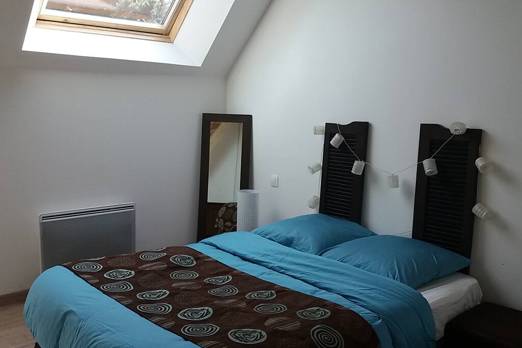 Chambre bleue à l'étage - Blue bedroom