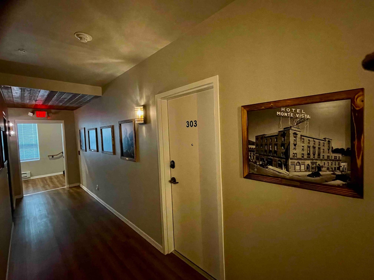 303)Flagtown Lofts, 2 bed 2 bath AC W/HotTub - Apartments for Rent in  Flagstaff, Arizona, United States - Airbnb