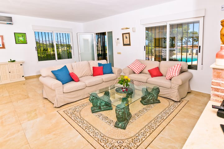 Beautiful Villa In The Sun - Benidorm