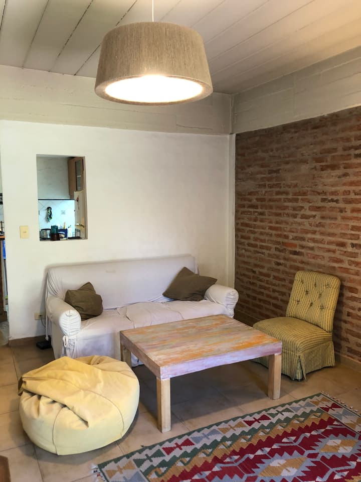 Apartamento com jardim e área de churrasco no Saavedra/Coghlan