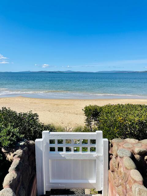 Beachfront Sanctuary - 25 minutes to Hobart