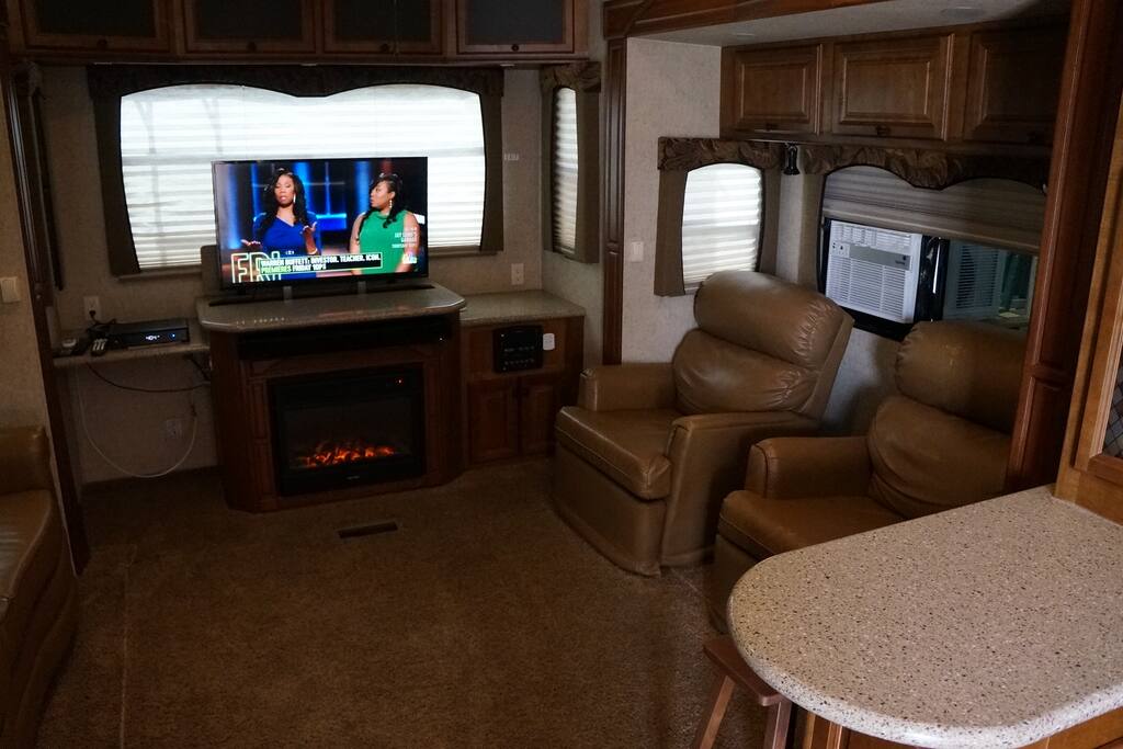 2 recliners