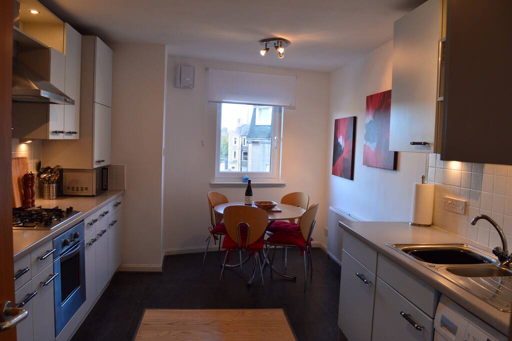 Well equipped Kitchen with sizeable dining area